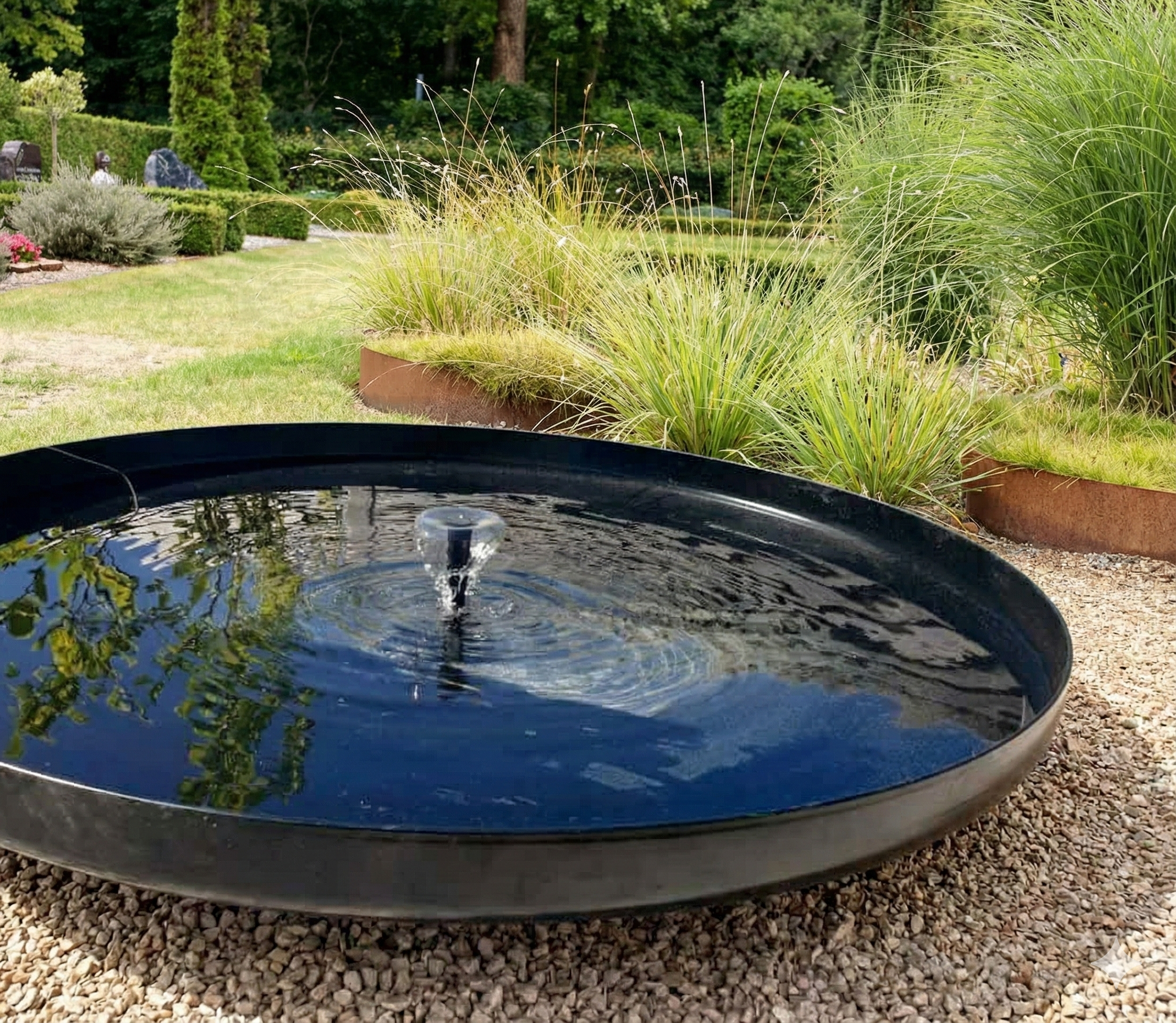 Sort rundt spejlbassin Ø150 med runde højbede | Flere størrelser