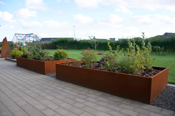 Højbed i cortenstål | B80 H40 | L690 cm