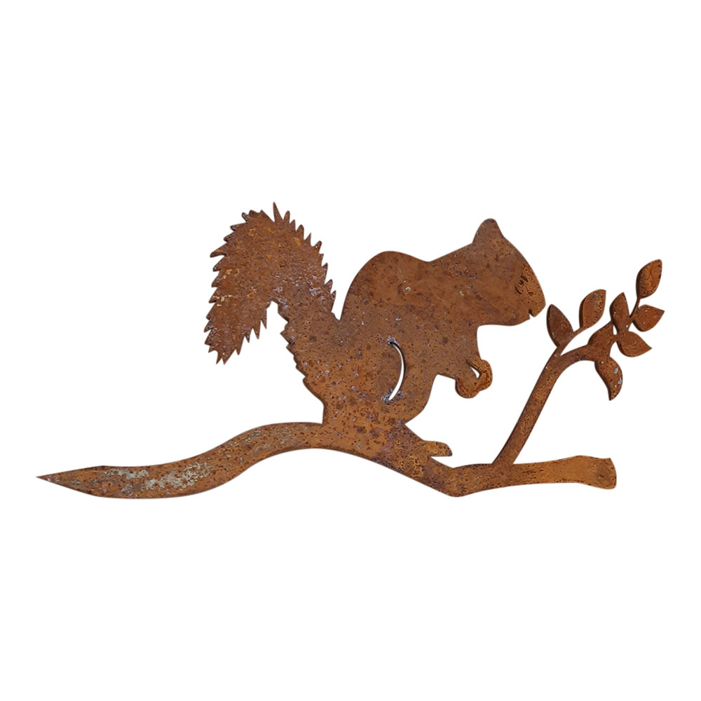 Figur i jern - Egern på gren